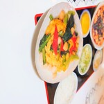 吉祥 - 日替わりメニューは、お皿二枚の写真を張り替えているという、マメな心遣い。