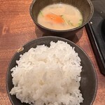 京町堀 なかむら - ご飯、豚汁はお代わりできます。