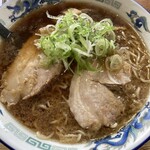 八屋 - 正油ラーメン（¥800）