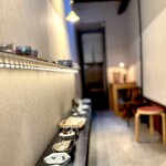 鮨 三心 - 「刻屋」＃２ 陶器、ガラス器、光と空氣感。 そのどれもが三心の道を示すよう。