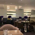 カフェグランシェ 高島屋大阪店 - 店内。おばさま方でいっぱい。