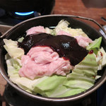 旬鮮馳走 碧亭 - ランチ「鉄板ホルモンセット 800円」の鍋