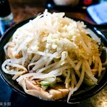ヨコクラうどん - ニンニクマシマシ三郎系うどん