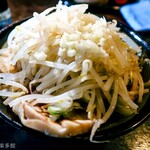 ヨコクラうどん - ニンニクマシマシ三郎系うどん