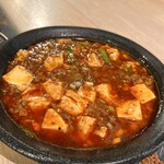 薬膳飯店 YAKUCHU - 黒毛和牛麻婆豆腐