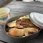 奮起湖大飯店 - 奮起湖便當「戰斧軟燒肉&悶燒烤雞腿」