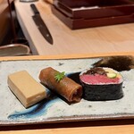 鮨 つぼみ - 〆の3セット
      ✴︎ 鮪太巻き
      ✴︎ お稲荷さん おあげは〝松山あげ〟
      ✴︎ たまご
      これをいただかないと帰れませんd(^_^o)