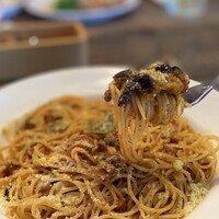 24/7 restaurant - パスタは1.4mmくらいの細めパツパツのアルデンテ。
                    茄子は一口で食べやすいサイズ。
                    ひき肉とチーズがトマトソースに絡んでうまい！
                    みなとみらい地区に相応しく
                    青のりの磯の香りがグー！(*'▽'*)♪