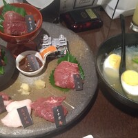 馬刺しと焼き鳥 グルマン三年坂 - 