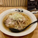 らーめん 一完歩 - 器も常温で、さめきってます。