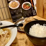 らーめん 一完歩 - 米パサパサ