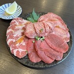 焼肉 武者震い - タン4種盛合せ