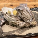 四十八漁場 府中店 - 大ぶりな生牡蠣