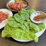 焼肉 武者震い - チシャ菜