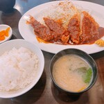 とんかつ ひろ喜 - 味噌汁もついてます！