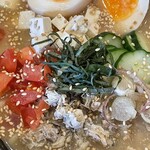 麺場 田所商店 - トッピングのアップ