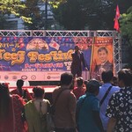 インド料理 パリワル - 男性歌手も負けじと盛り上げる！