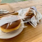 シマント おちゃくり カフェ - 左くりどら¥280と右クリワッサン¥250