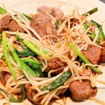 居酒屋 味平 - レバニラ炒め