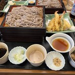 藍屋 - 料理写真:三彩海老天せいろそば♪