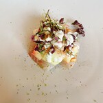 MAISON LAFITE - アコウとヤギのミルクのブルーチーズ、桃、赤紫蘇