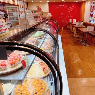 フルーツケーキファクトリー_2