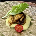 寿し肴和志 - 地元アワビの肝バター
      　そら豆のソースで…