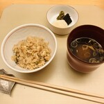 丸の内一丁目 しち十二候 - 釜飯と留椀