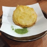 京出汁おでんと旬菜天ぷら 鳥居くぐり - 長芋の天ぷら。他の人も注文してた