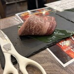 焼キ肉劇場 牛飲馬食 - 