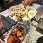 焼キ肉劇場 牛飲馬食 - 