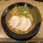 らーめん与七 - 料理写真:とんこつ　並