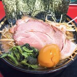 王道家直系 我道家 OSAKA本店 - ローストビーフかのようなもの凄く柔らかくて美味しいチャーシュー❤️
                                味玉はおかずになる味付けしっかり目の美味しい味玉❤️