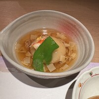 和diningひで - 熱々の蓮根饅頭