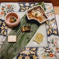 鮨 青海 青山店 - おしゃれな前菜盛り合わせ
