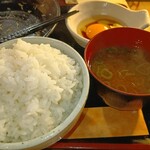 とり鉄 - ご飯、味噌汁おかわり 生卵にかき醤油かけ