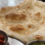 インド料理 ラソイ - ナンは、ホカホカのボリュームです！スーパーで売ってるナンとは全然比べ物にならないです⭐️