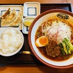 ゆきむら亭 - 料理写真:「〈辛〉冷し担々麺」990円税込み♫、「餃子セット」330円税込み♫
