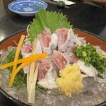 かに猿 - イワシの刺身。新鮮この上なし。身もしっかり。魚に弱いと書くくらいだから、管理をきちんとされている。