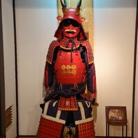 浅草一文 別館 - 真田幸村の甲冑モデル、六文銭