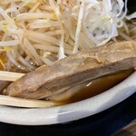 安部製麺所 - 『特中華そば(野菜・ニンニク増し)』のチャーシュー