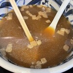 安部製麺所 - 『特中華そば(野菜・ニンニク増し)』のスープ