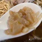 安部製麺所 - 『特中華そば(野菜・ニンニク増し)』の背脂