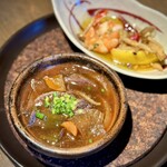 魚祭 - とろとろ和牛すじ煮込み