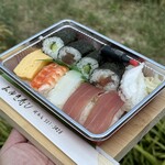 みゆき寿司 - 並にぎり寿司(まぐろ２貫、イカ、海老、タコ、玉子、鉄火巻きとかっぱ巻き)