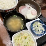 吉野家 - ハムエッグ納豆定食@468…普通盛り
+生野菜サラダ@162