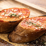 トマトガーリックトースト(2カット)