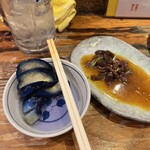 もつ焼き 大統領 - ナスの浅漬け