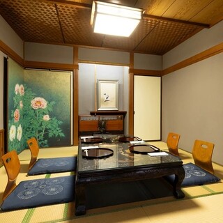 【掘り炬燵席】少人数でのご利用に最適な和情緒溢れるお部屋（6名様まで）