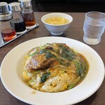 中華料理 熊 - 料理写真:あんかけ角煮チャーハン